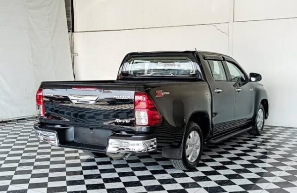 TOYOTA HILUX - Image 6