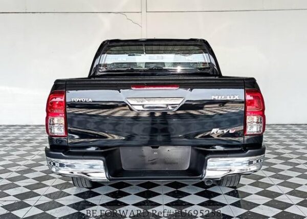 TOYOTA HILUX - Image 7
