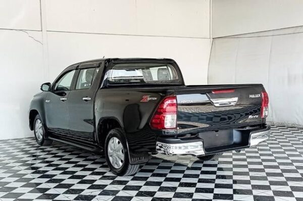 TOYOTA HILUX - Image 8