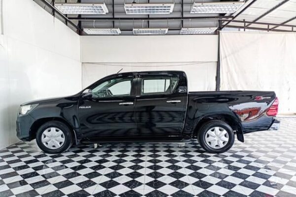 TOYOTA HILUX - Image 9