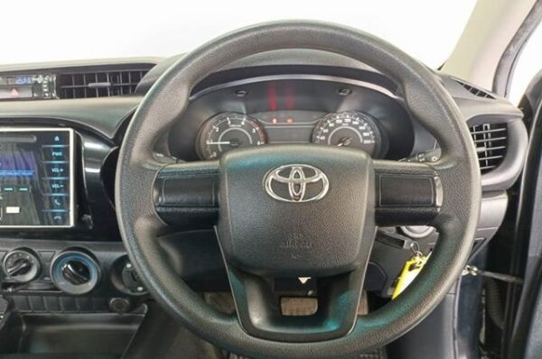 TOYOTA HILUX - Image 10