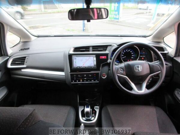 Honda Fit Hybrid F - Image 16