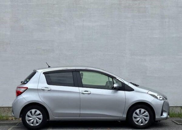 Toyota Vitz - Image 2