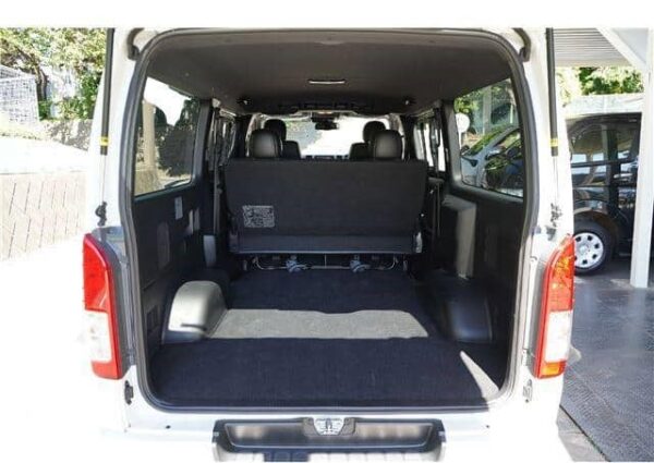 Toyota Hiace Van - Image 8
