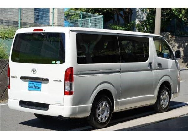 Toyota Hiace Van - Image 7