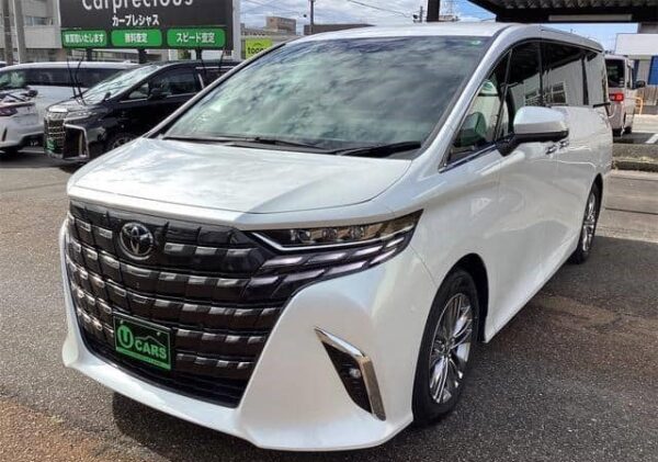Toyota Alphard - Image 6