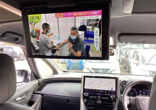 Toyota Alphard - Image 9